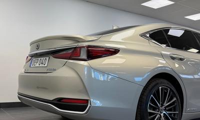 2022 Lexus ES 300h 2.5 E-CVT Limited Edt *Taklucka*Skinn*Navi*B-kam – bild 5