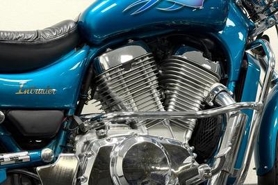 1995 Suzuki Intruder vs600gl motivlack Nybes Sidoväska Hemleverans Pris – bild 4