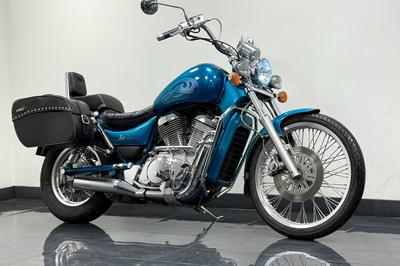 1995 Suzuki Intruder vs600gl motivlack Nybes Sidoväska Hemleverans Pris – Bensin, 45 hk