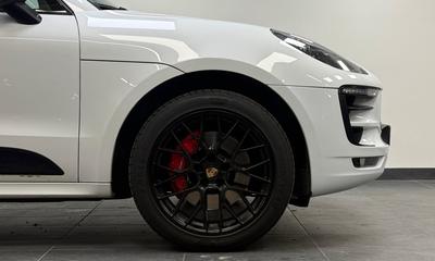 2017 Porsche Macan GTS GTS · Pano · Sport Chrono · 20" spyder RS · Värmare · Sv-såld – bild 4