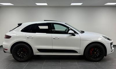 2017 Porsche Macan GTS GTS · Pano · Sport Chrono · 20" spyder RS · Värmare · Sv-såld – bild 3