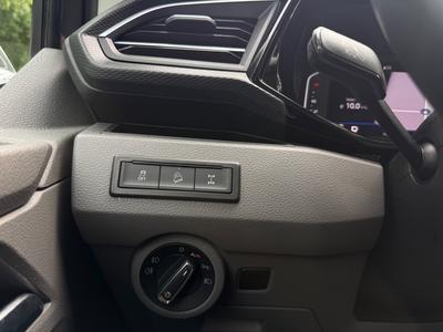 2021 Volkswagen Transporter Kombi 4M L2 · Cockpit · Diff · Eldörr · värmare · SN-inredning – bild 18