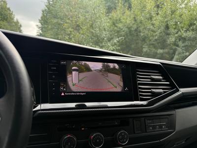 2021 Volkswagen Transporter Kombi 4M L2 · Cockpit · Diff · Eldörr · värmare · SN-inredning – bild 16