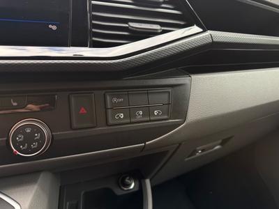 2021 Volkswagen Transporter Kombi 4M L2 · Cockpit · Diff · Eldörr · värmare · SN-inredning – bild 19