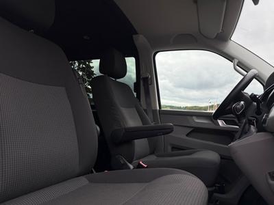 2021 Volkswagen Transporter Kombi 4M L2 · Cockpit · Diff · Eldörr · värmare · SN-inredning – bild 11
