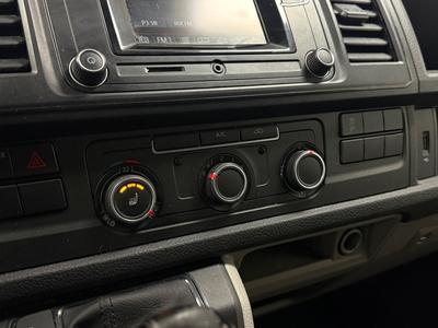 2016 Volkswagen Transporter T30 2.0 TDI BMT 4Motion · Drag · D-värm · Verkstadsinredning – bild 10