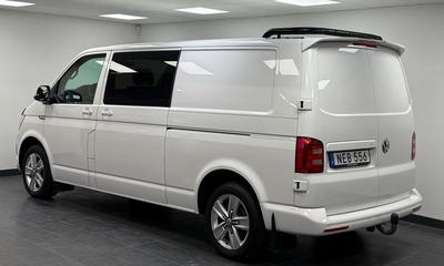 2018 Volkswagen Transporter Kombi T32 2.0 TDI 4M · Moms · Q-pax · LED · Carplay · Nedla – bild 2