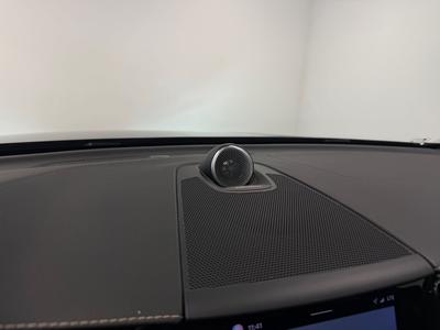 2022 Volvo XC60 Recharge T8 AWD R-Design Pro Edition III · Pano · B&W · Luft – bild 14